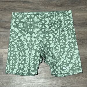 Nike 1X Biker Shorts Green Womens Recreation Club One Tight Fit Floral Butterfly